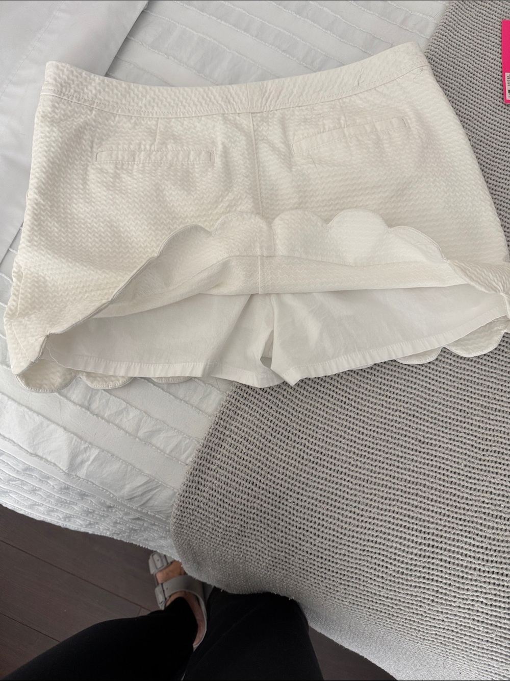 Lilly Pulitzer White Skort with Hot Pink Labels and Gold Button - Picture 3 of 3